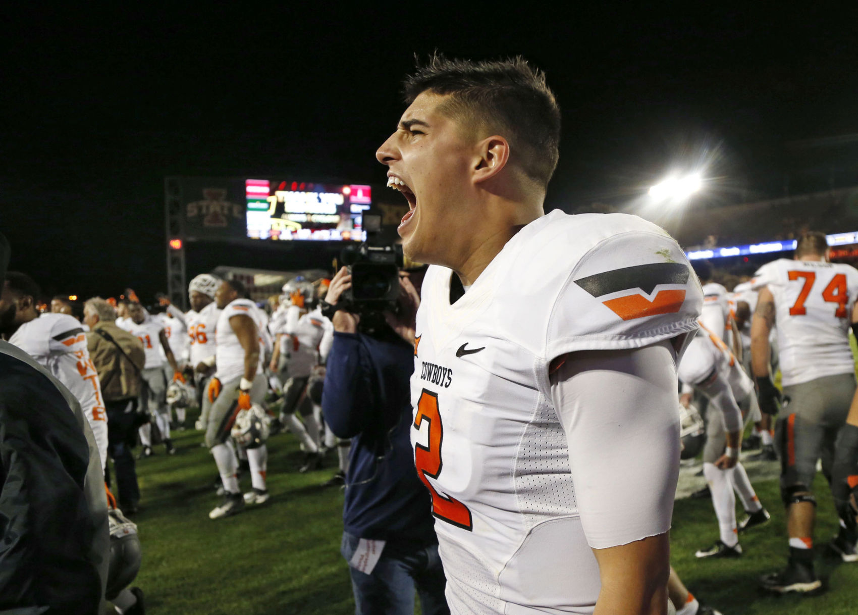 His efficiency as a junior was something to behold: 28 touchdowns and just four interceptions in 448 pass attempts.